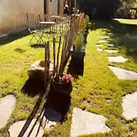 فندق مبيت وإفطار Clos Labellie - Et D'hotes A Saint-emilion 4*